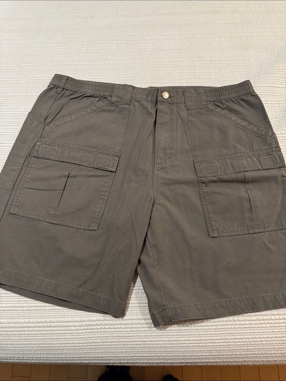 Cabela's Men's Dark Olive Cargo Shorts